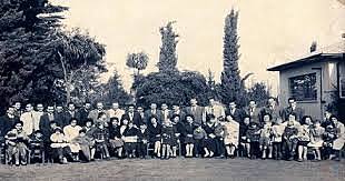 1918 se establece el colegio chileno