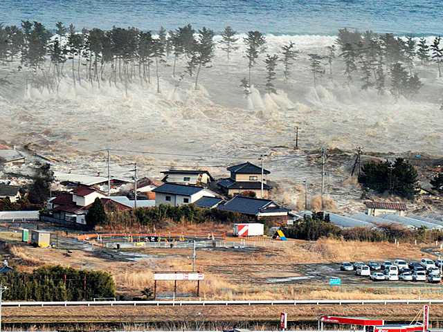 TERREMOTO, TSUNAMI  Y CRISIS NUCLEAR EN JAPÓN