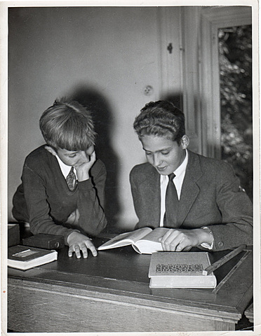 ESTUDIOS UNIVERSITARIOS