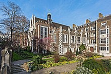 Después de su retiro, se convirtió en sub-tesorero, el jefe del Ejecutivo, del templo medio y mantuvo ese cargo durante diez años