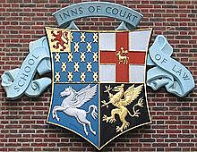 Fue nombrado Hon. Bencher