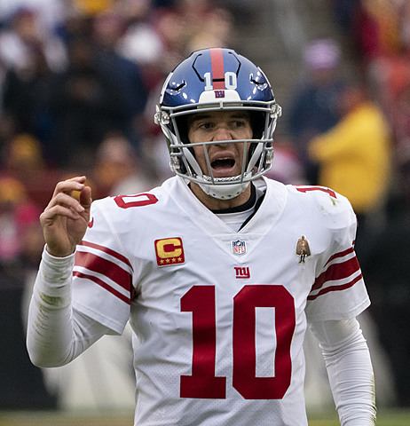 Eli Manning becomes highest paid player in NFL history