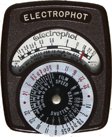 First light meter with photoelectric cell introduced