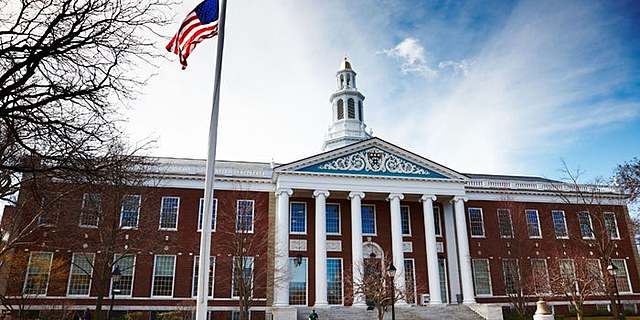 ESCUELA AMERICANA / HARVARD