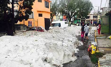 Cuatro muertos por tormenta en el Edomex