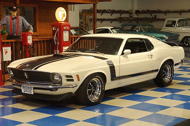 transportation 1. The 1970 Ford Mustang Boss 302 was designed to go on in races. 2. The 1970 Ford Mustang Boss 302 is not meant to go in straight line but is very fast on turns.3.  The 1970 Ford Mustang Boss 302 has 400 horse power.