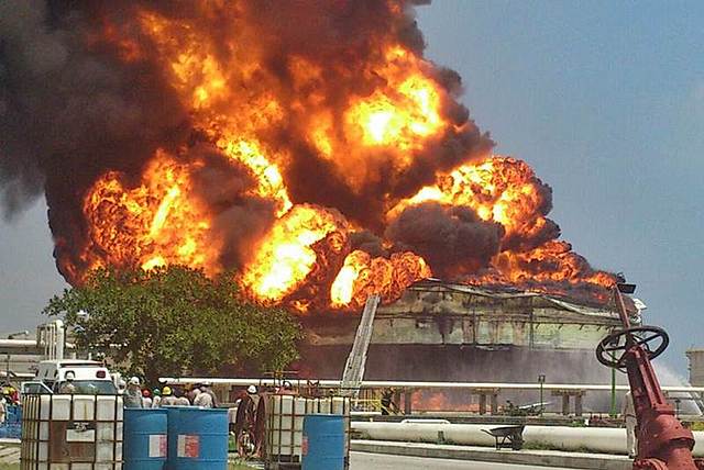 Incendio en la refinería