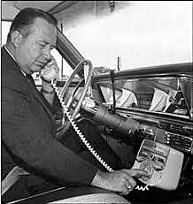 First mobile cell phone network - 1G