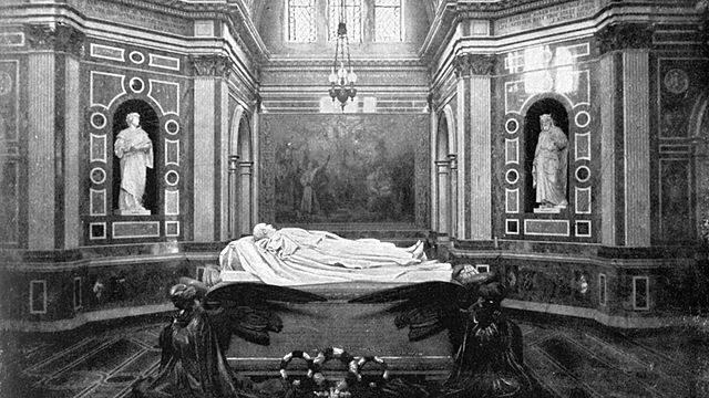 Queen Victoria dies