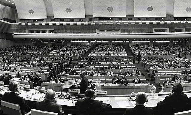En la Conferencia Internacional sobre Atención Primaria de Salud en Alma-Ata, se fija el objetivo histórico de la “Salud para todos”.