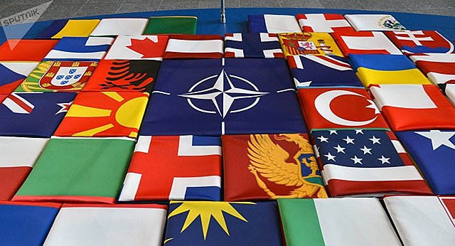 España ingresa en la OTAN