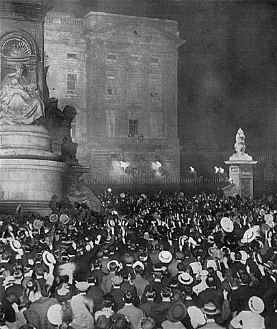 France declares war on Germany