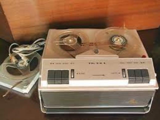 PRIMEROS MAGNETOFONOS COMERCIALES