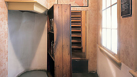 Anne's family move to the secret annex.