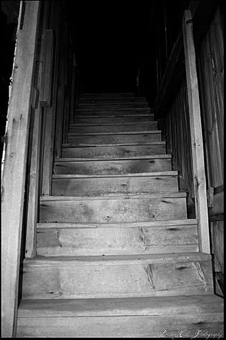 Anne moves into the Annex