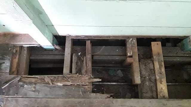 Asrama atas Aula sudah keropos