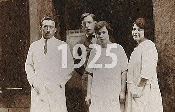 Gründung der Konditorei Loacker in Bozen