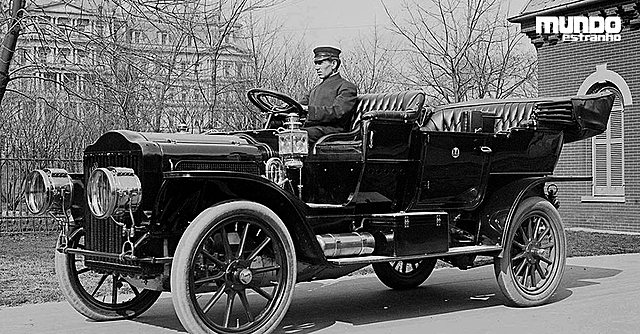 Carros a gasolina ainda conviviam com os modelos a vapor
