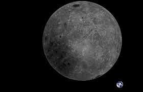 Foto do lado escuro da lua