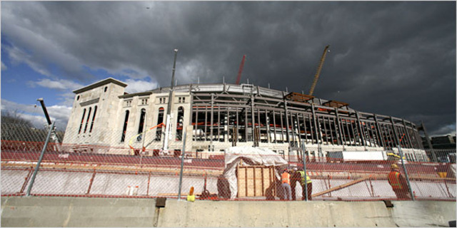 Last piece of Yankee Stadium falls down