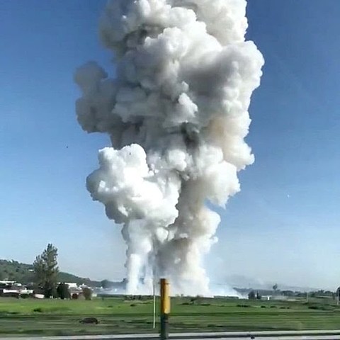 Explosión en Tultepec: mueren 24 personas por explosiones en un taller de fuegos artificiales en México