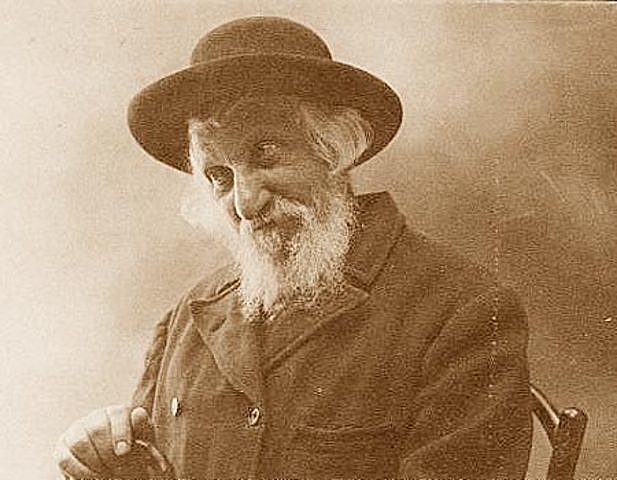 Eliezer meets Moishe the Beadle.