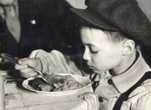 Elie tries human meat...