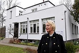 The Germans Threaten to Kill the Inhabitants of the Villa