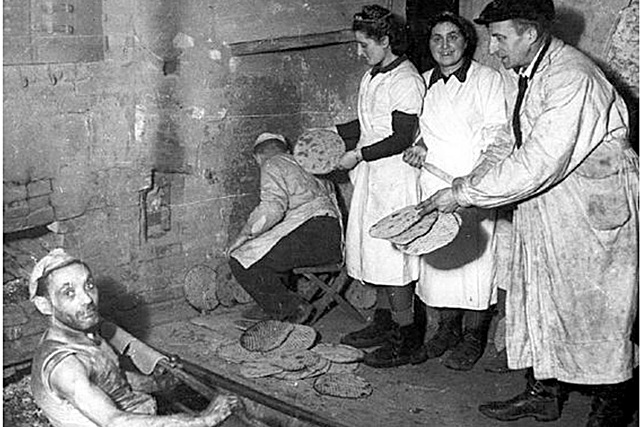 Vladek and Anja Hide in Sosnowiec