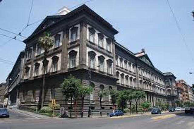 UNIVERSIDAD DE NAPOLES FEDERICO II