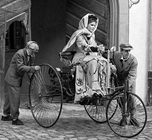 Primer Auto de Combustión