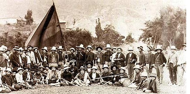 Polémicas entre los conservadores tradicionalistas y  partidarios de la educación radical con todas las libertades