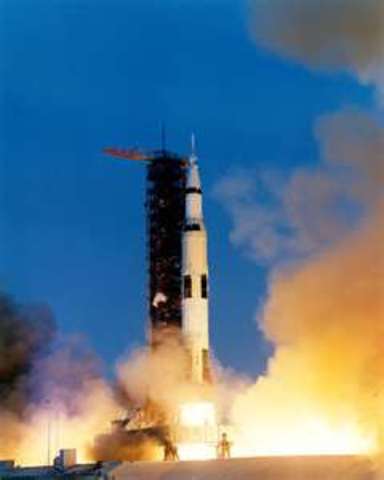 Apollo 13 mission suffers huge setback