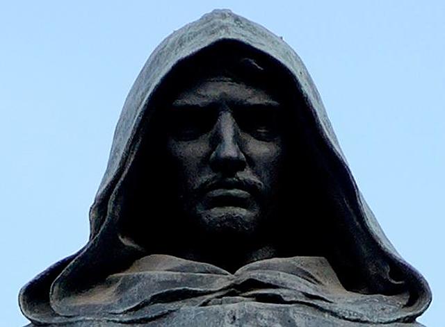 Escultura Giordano Bruno