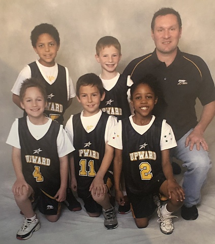 Empecé a jugar baloncesto