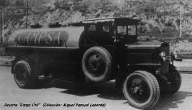 Creación de la CAMPSA.