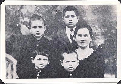 Leon’s Family moves to Krakow