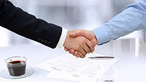 Dino bekam einen job