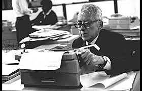 El 17 diciembre Guillermo Cano, director de El Espectador, es asesinado por órdenes de Pablo escobar, líder del cartel de Medellín.