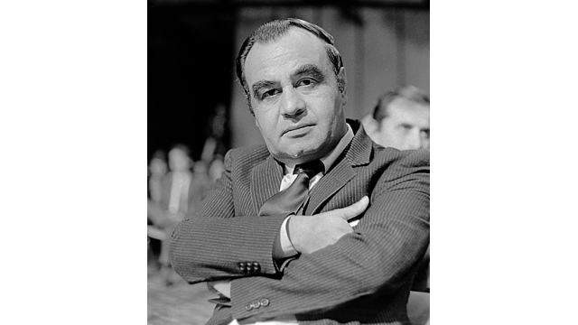 En octubre Jaime Pardo Leal, candidato de la Unión Patriótica, es asesinado en Bogotá.