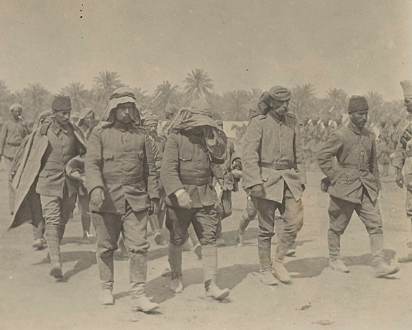 Allied troops move through Mesopotamia to capture baghdad