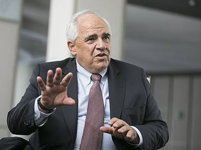 Declaraciones del tesorero de la campaña liberal, hacen muy critica la situación de  Samper. La detención posterior de su ministro de Defensa, y sus declaraciones, incitan a la oposición a pedir la renuncia del presidente y a hacerle un juicio.