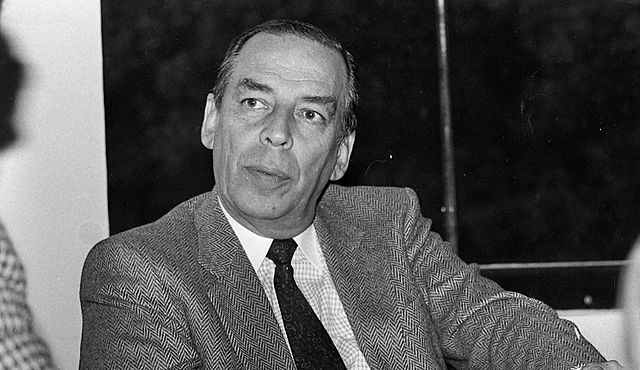 En noviembre asesinado en bogotá Álvaro Gómez Hurtado. Se atenta contra Antonio José Cancino, abogado del presidente Samper.