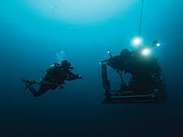 Untethered Submersible Dive