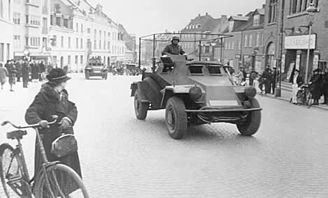 Alemania invade Noruega y Dinamarca.