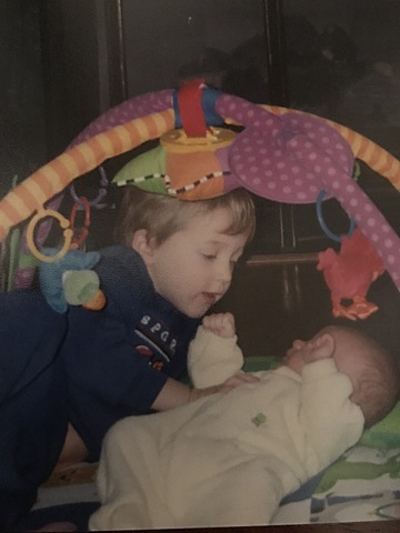 Mi hermano Graham nació.