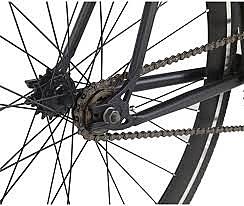 Transmisión de movimiento con piñón a la rueda trasera