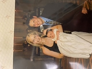 Además en Florida me bautizaron.