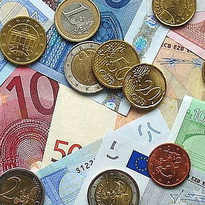 Timeline: Historia del dinero