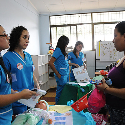 Timeline: Antecedentes de Enfermería y su Actividad Independiente de Consultaría